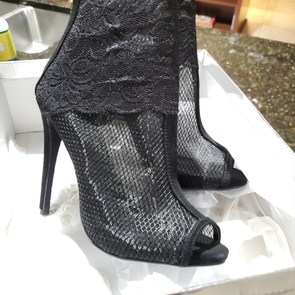 Lace booties - Picture 3 of 6